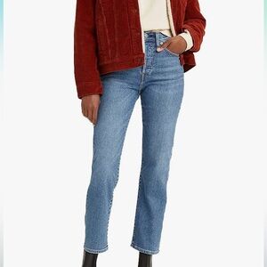 NWT- Levi’s wedgie straight jeans
